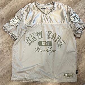 New York 1991 Jersey in Tan, Women’s size Large, no holes or stains, NW/OT